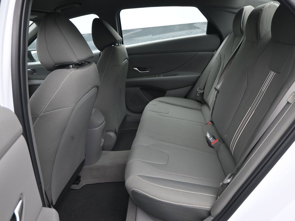 Used 2025 Hyundai Elantra Sport image 22