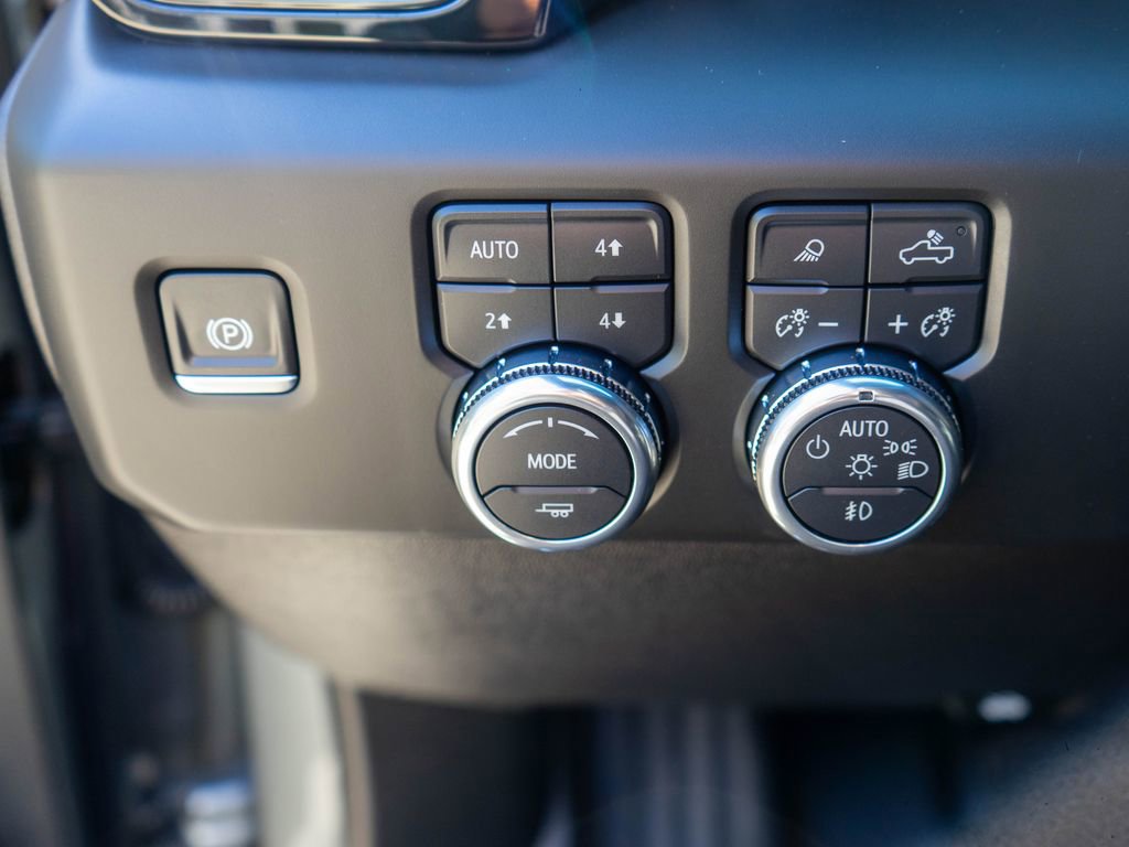 Used 2025 GMC Sierra 3500 AT4 w/ AT4 Premium Plus Package AWD/4WD image 20