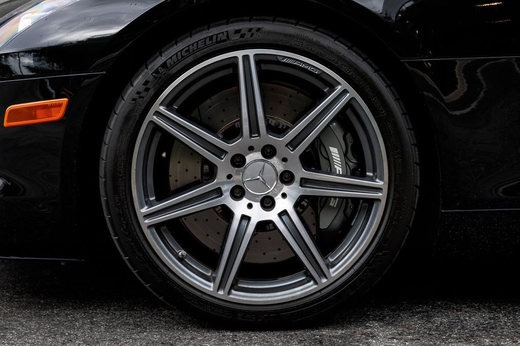 Used 2011 Mercedes-Benz SLS AMG Coupe image 24