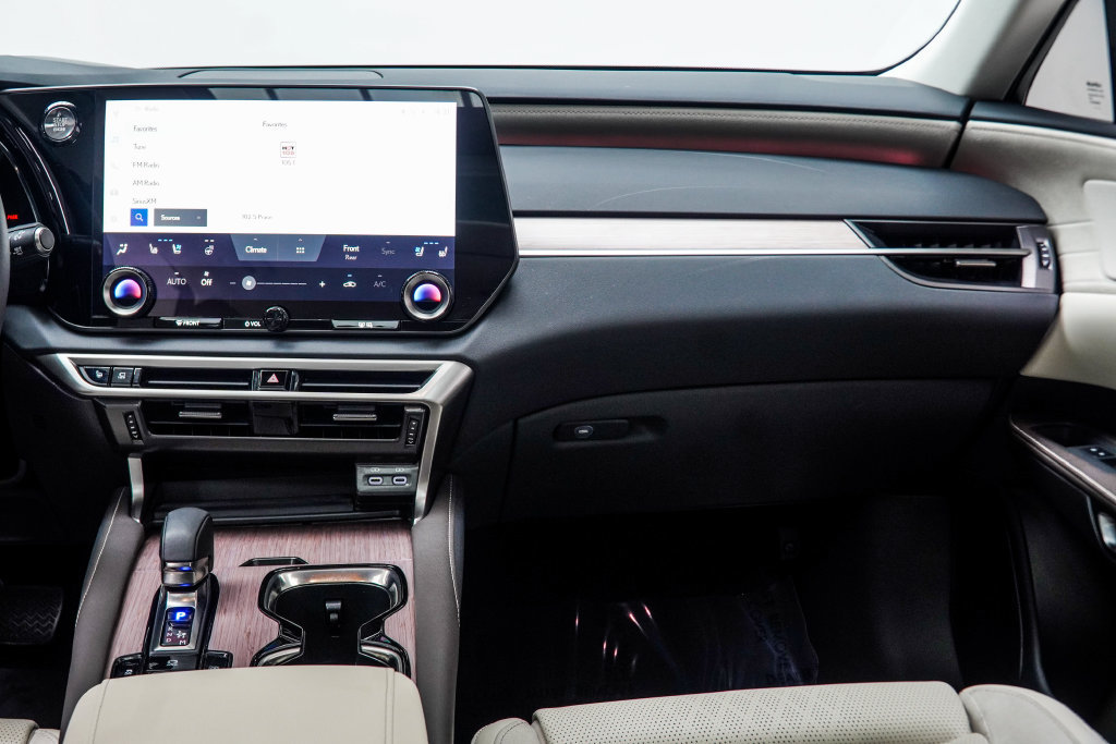 Used 2024 Lexus RX 350 FWD image 21