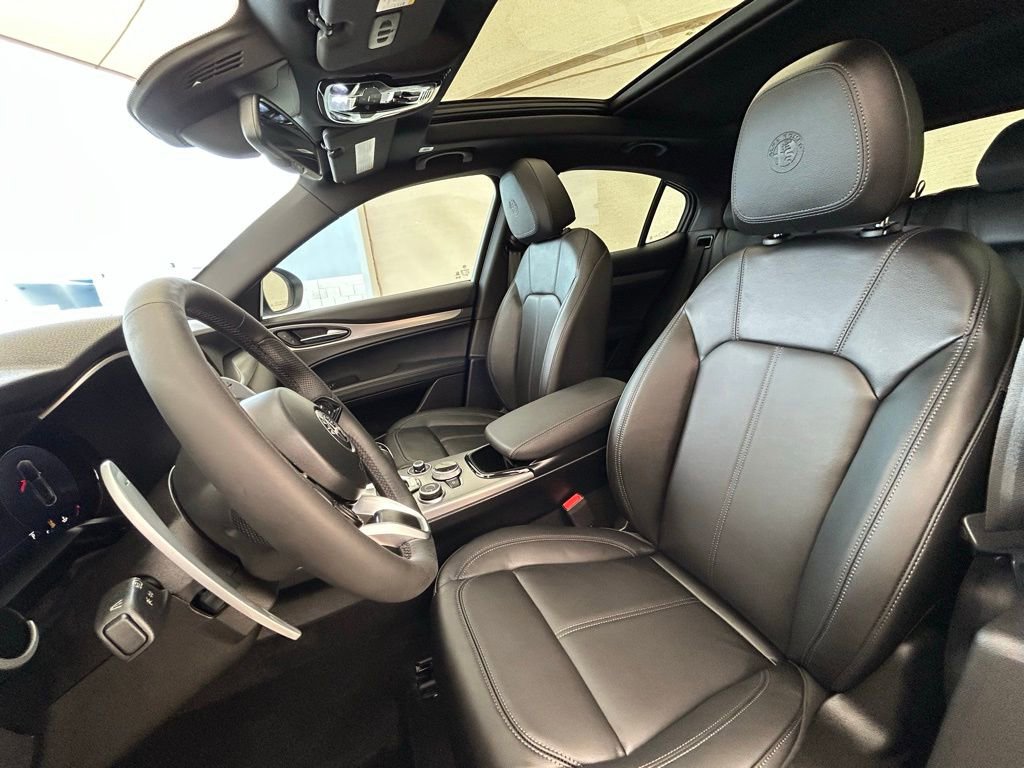 New 2025 Alfa Romeo Stelvio Sprint w/ Convenience Package image 22