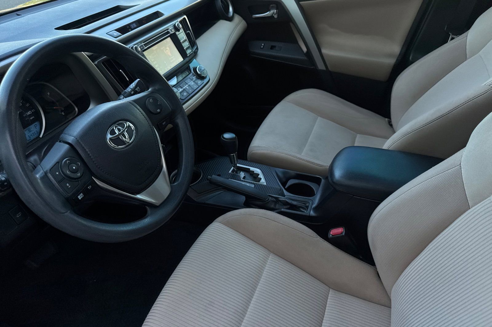Used 2015 Toyota RAV4 XLE image 10