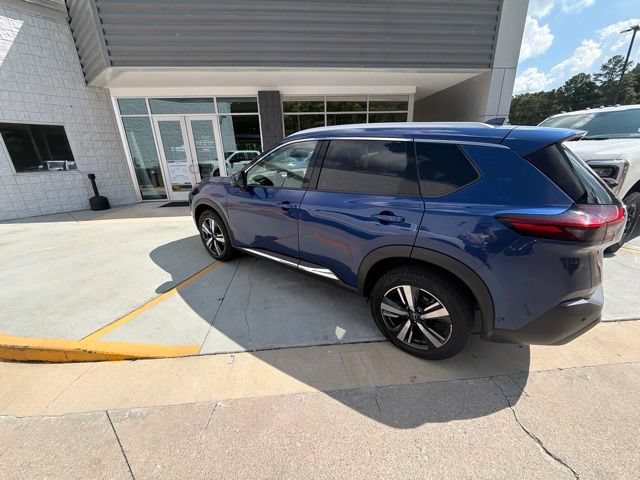 Used 2023 Nissan Rogue SL w/ SL Premium Package AWD/4WD image 3