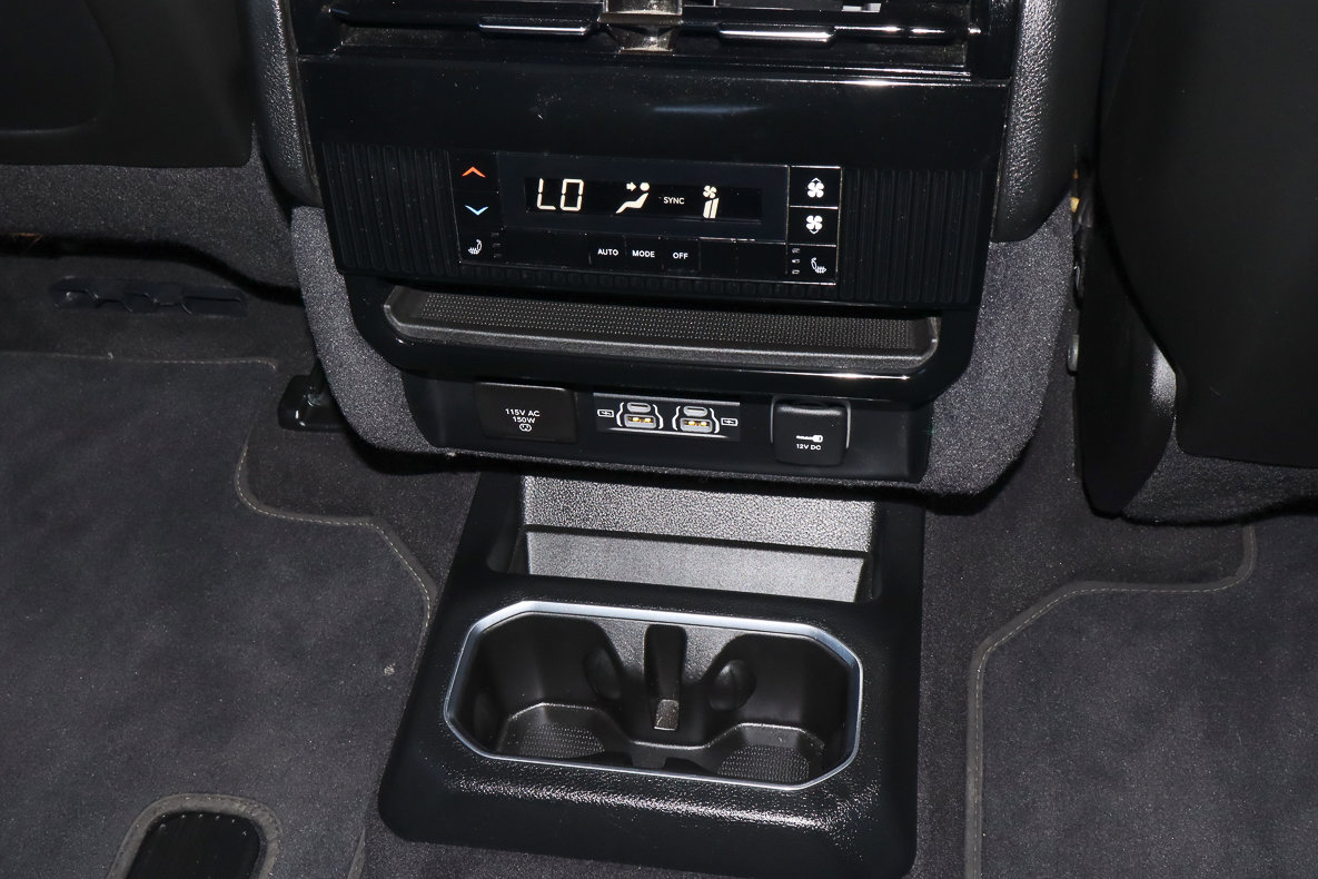 Used 2024 Jeep Wagoneer Series III image 24