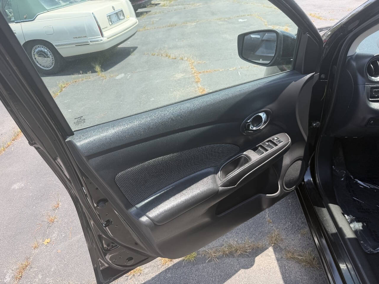 Used 2016 Nissan Versa SV FWD image 12
