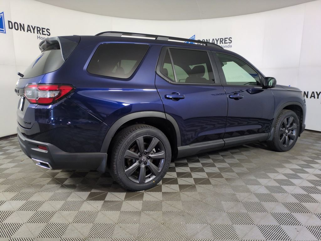 Certified 2023 Honda Pilot Sport image 9
