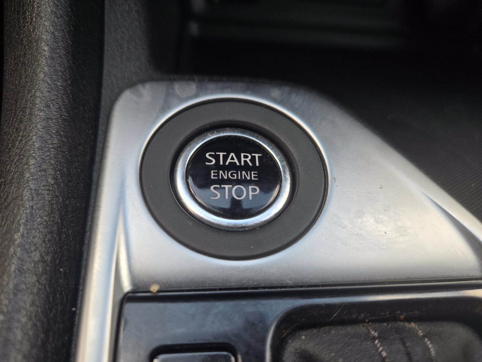 Used 2025 Nissan Sentra SV FWD image 20