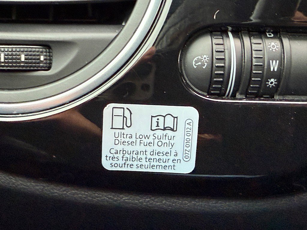 Used 2015 Volkswagen Beetle TDI image 23