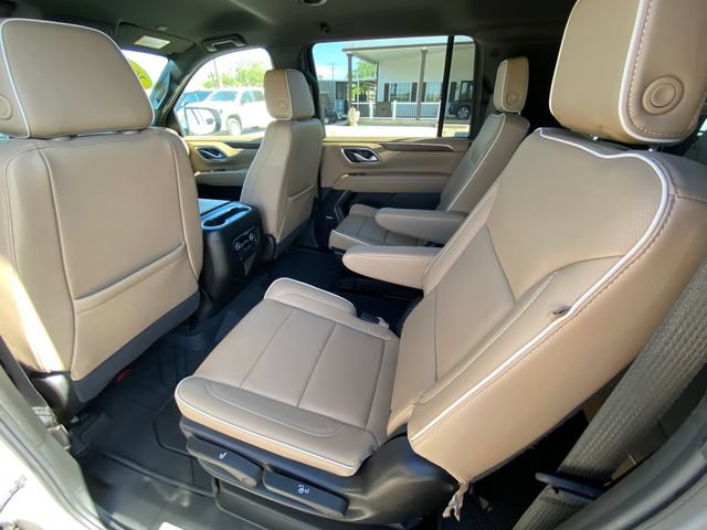 Used 2024 Chevrolet Suburban Premier AWD/4WD image 14