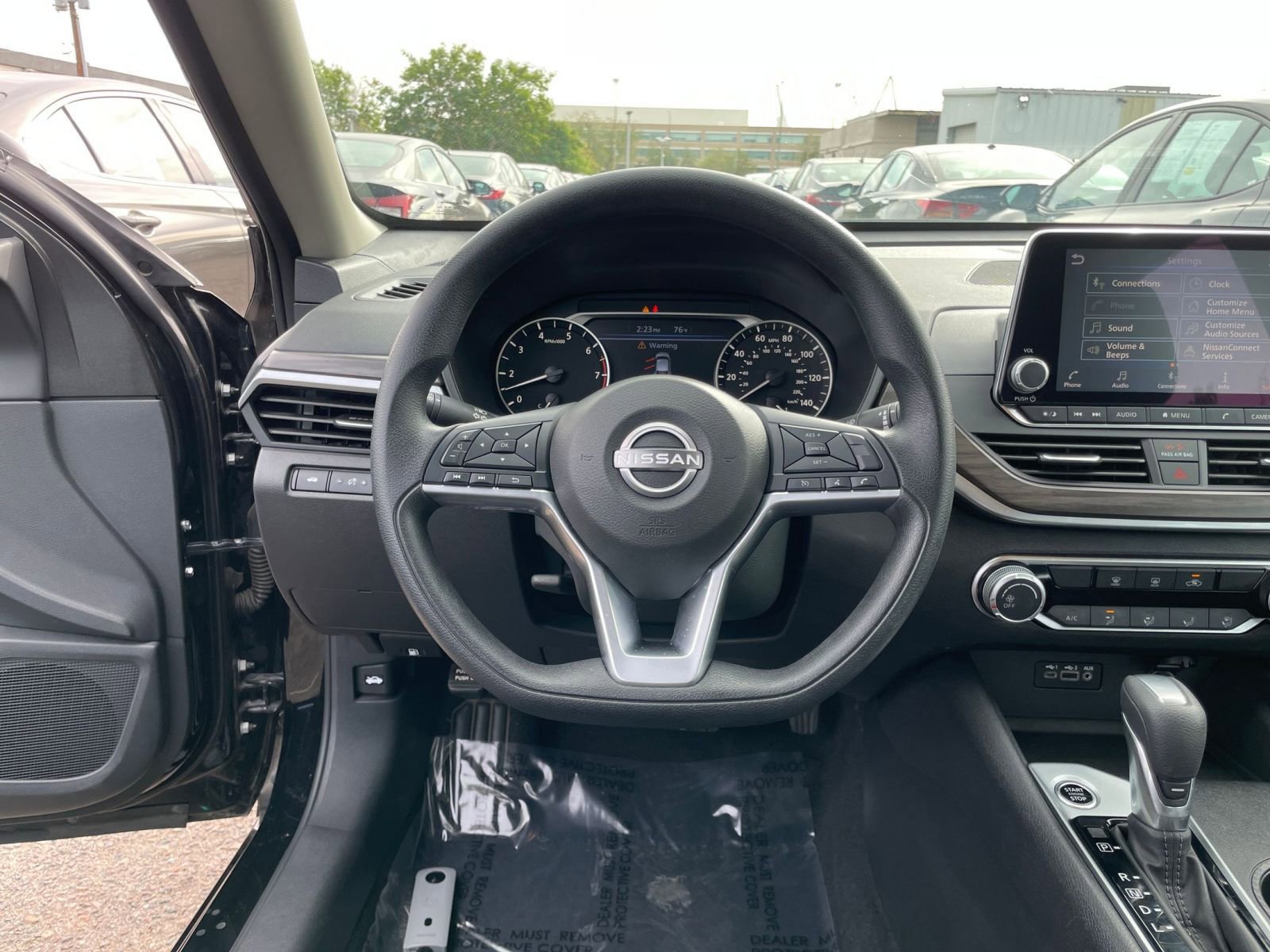 Used 2025 Nissan Altima 2.5 SV image 28