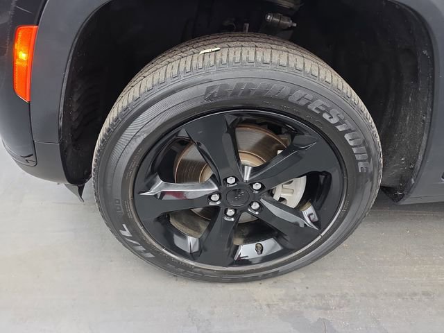 Used 2023 Jeep Grand Cherokee L Laredo image 15