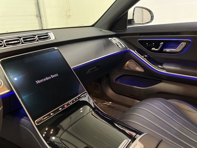 Used 2022 Mercedes-Benz S 500 4MATIC w/ AMG Line Package image 23