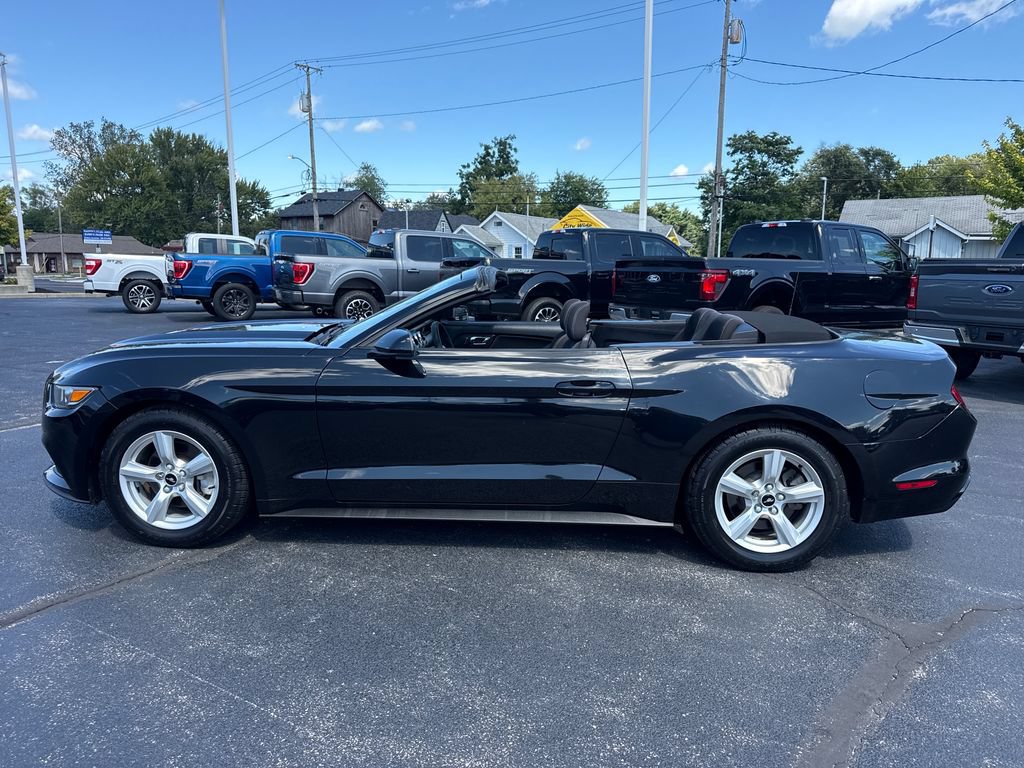 Used 2016 Ford Mustang Convertible RWD image 26