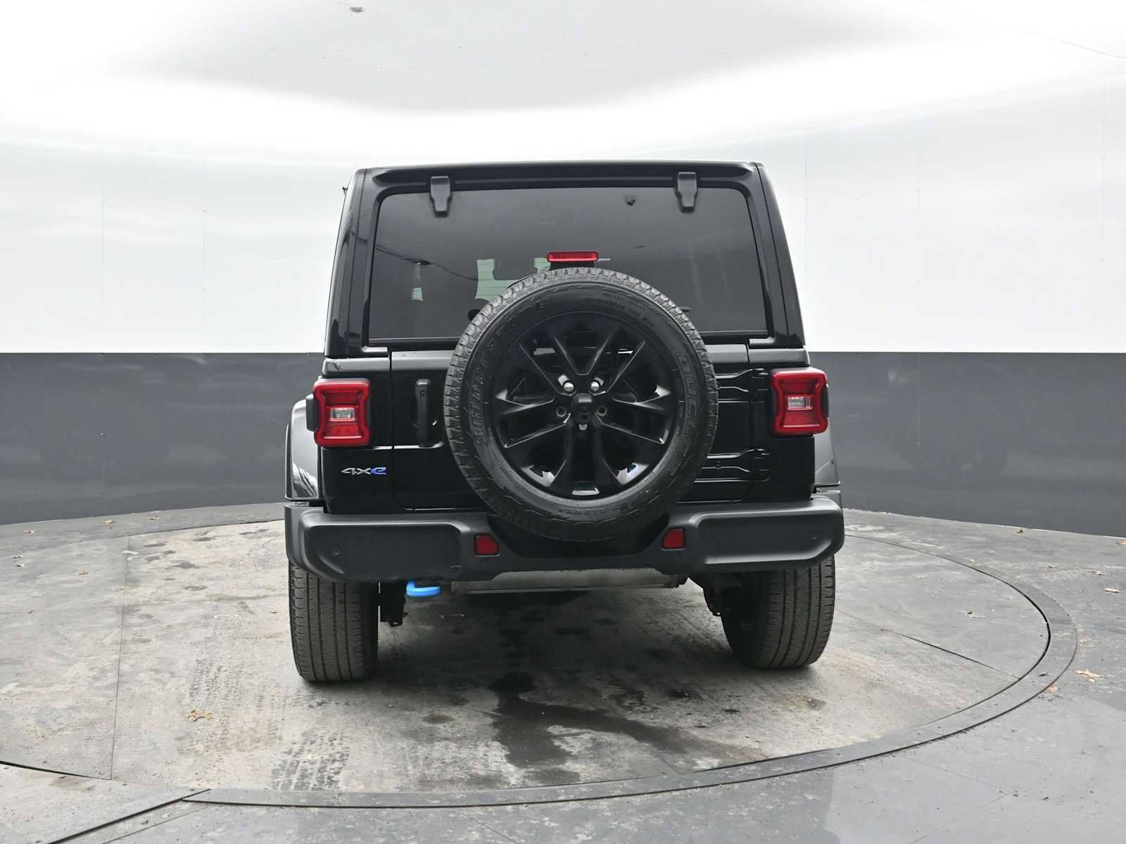 Used 2023 Jeep Wrangler Sahara w/ Cold Weather Group image 9