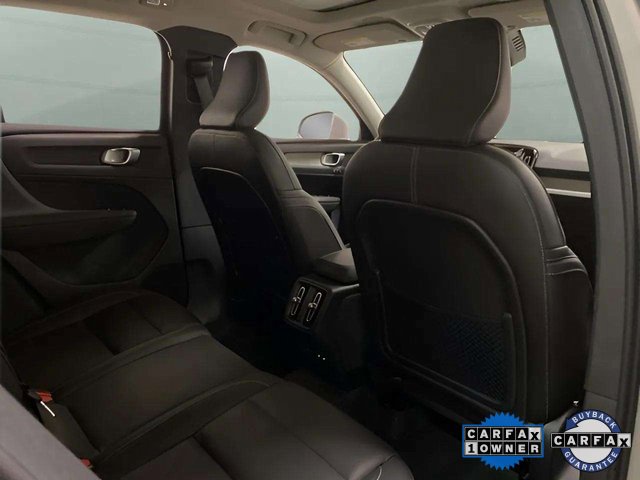 Used 2025 Volvo XC40 B5 Plus image 21