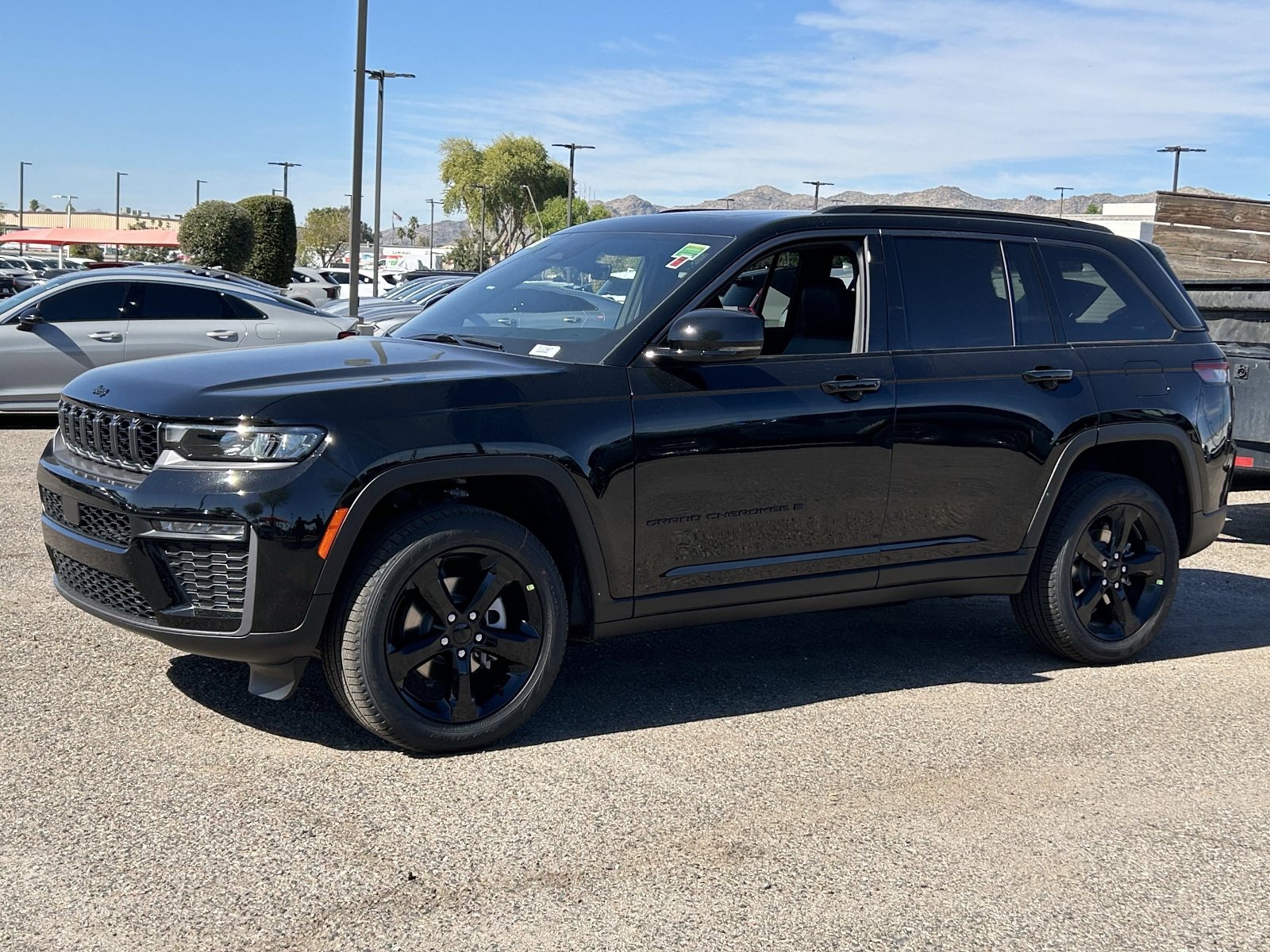 New 2026 Jeep Grand Cherokee Limited w/ Limited Altitude Package AWD/4WD image 2