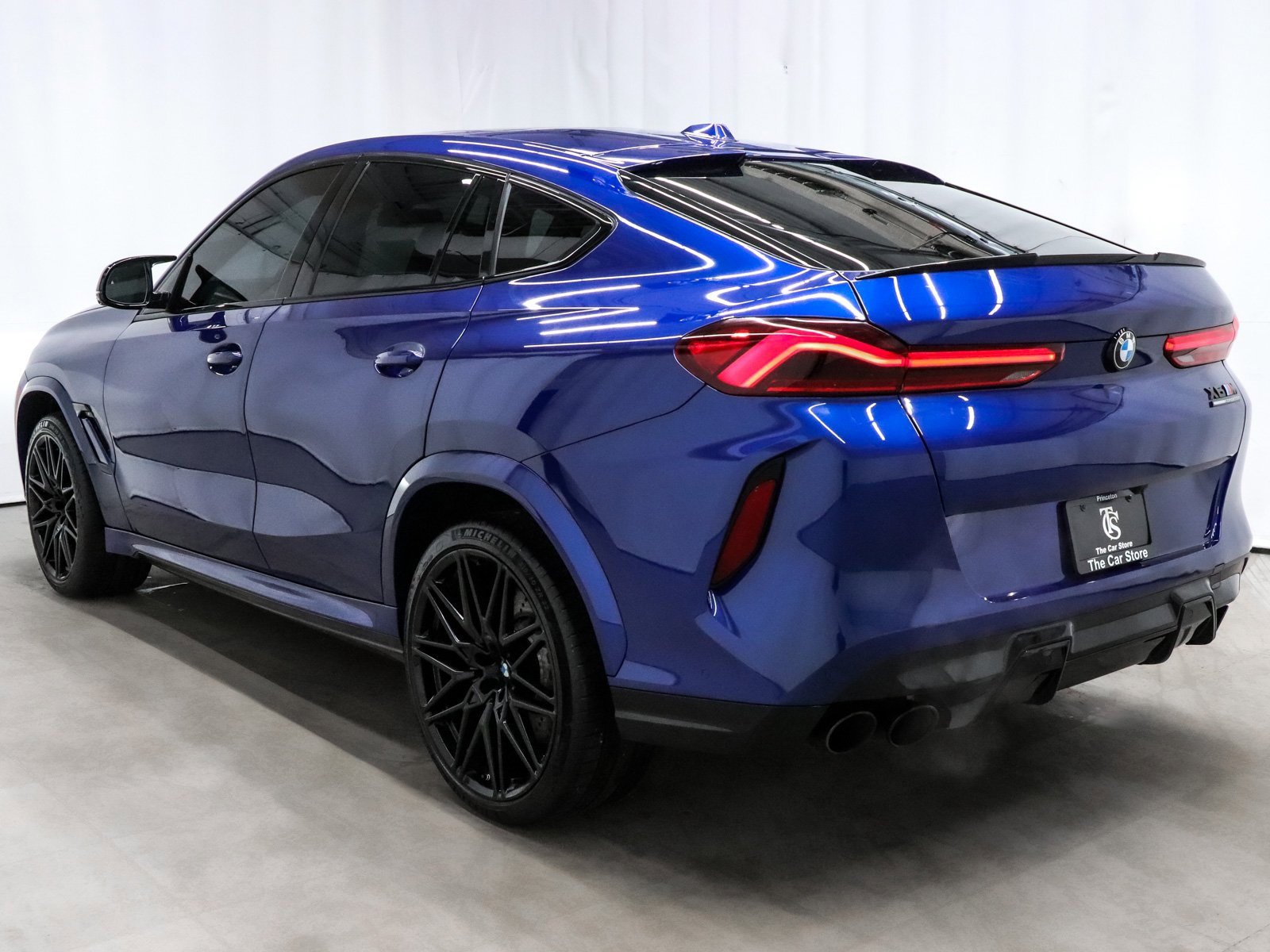 Used 2024 BMW X6 M Competition w/ Executive Package image 4