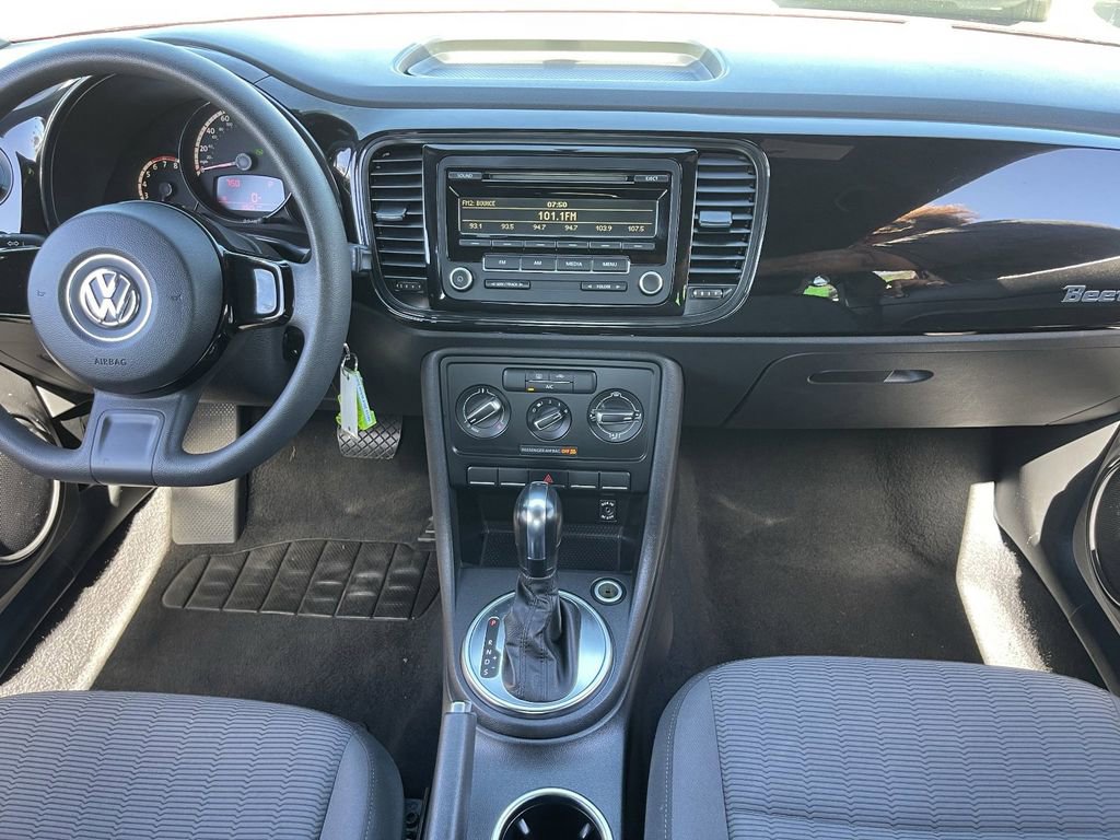Used 2014 Volkswagen Beetle 2.5 image 16