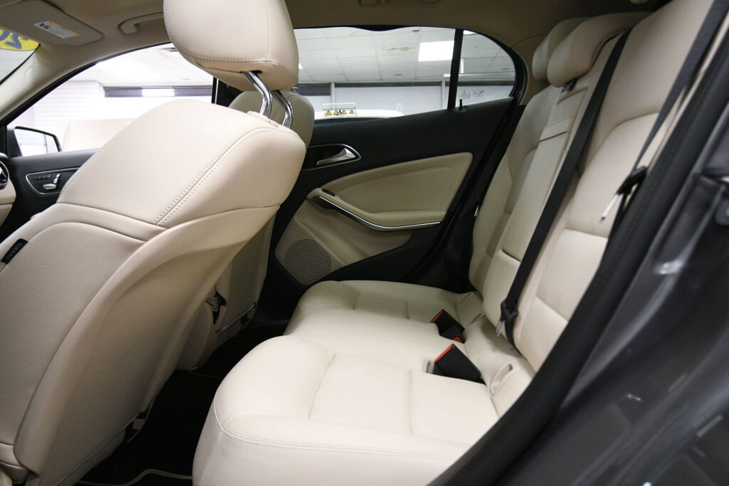 Used 2019 Mercedes-Benz GLA 250 4MATIC image 22