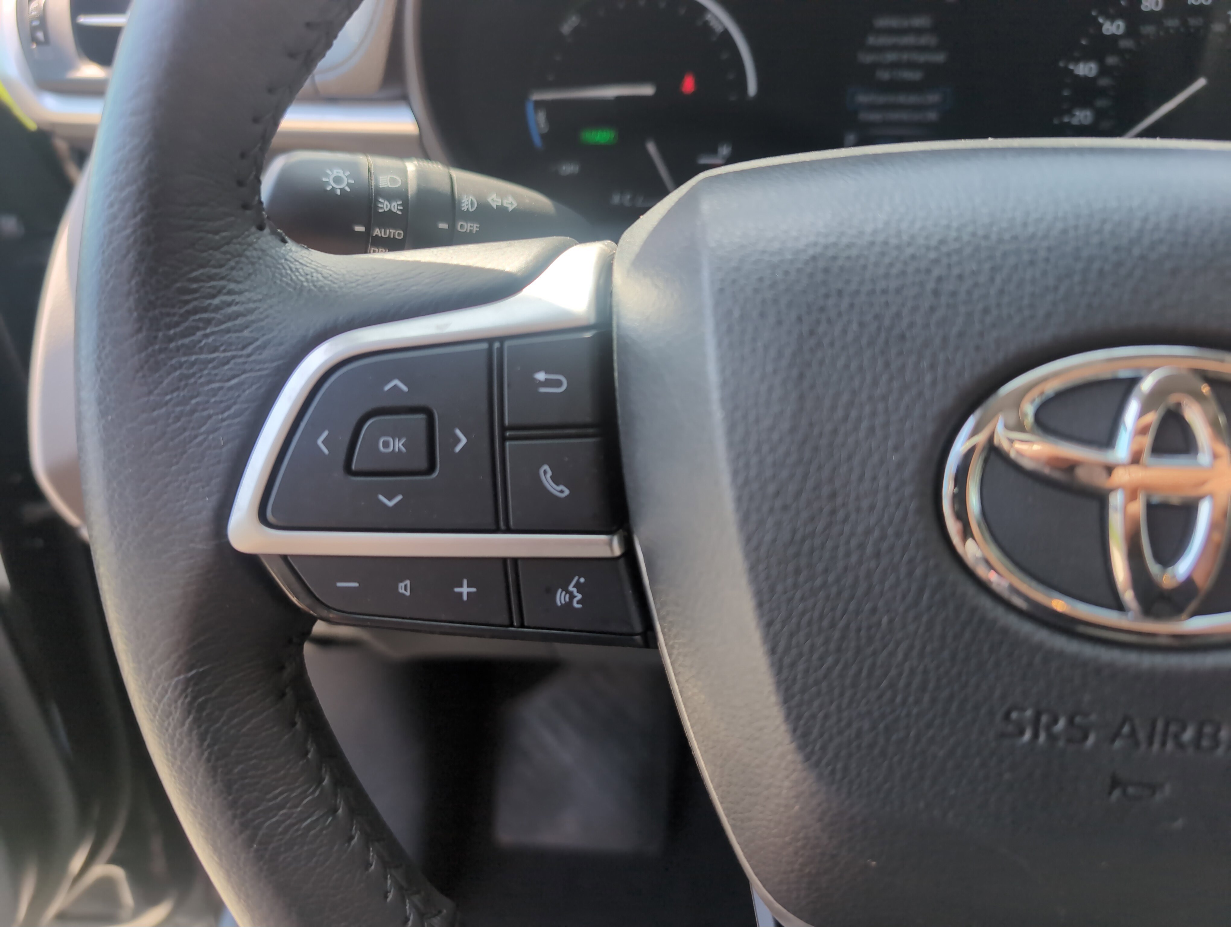 Certified 2024 Toyota Sienna XLE FWD image 19