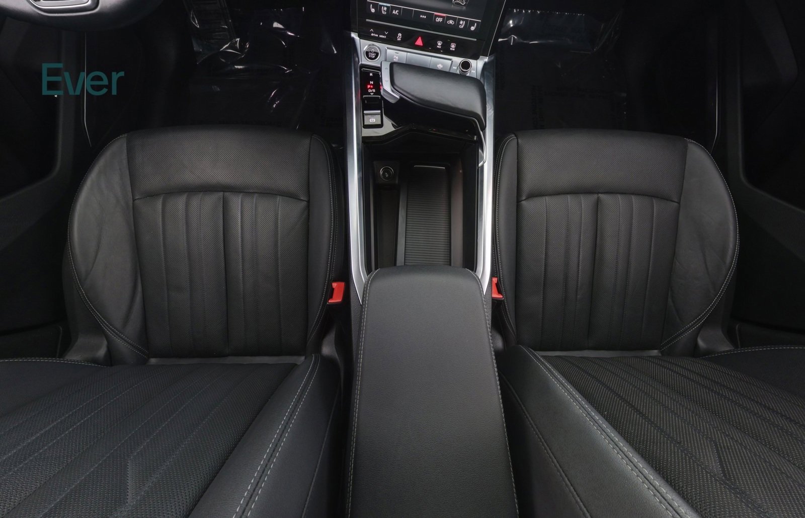 Used 2022 Audi e-tron Premium Plus image 24