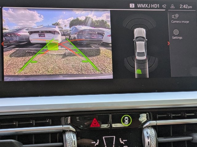 Used 2021 BMW 330i Sedan w/ M Sport Package image 10