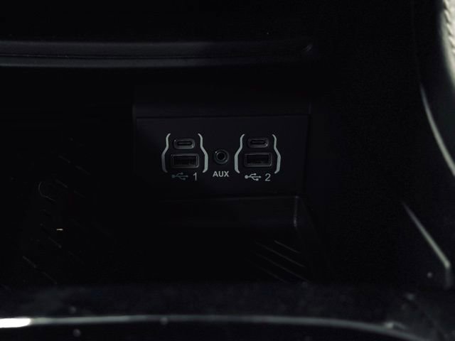 Used 2025 Chrysler Pacifica Limited image 42