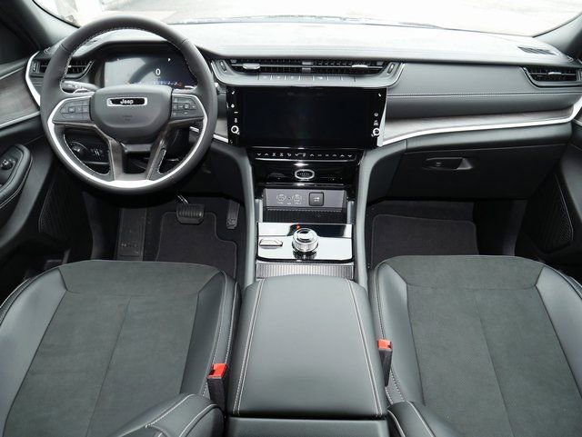 New 2026 Jeep Grand Cherokee Altitude AWD/4WD image 5