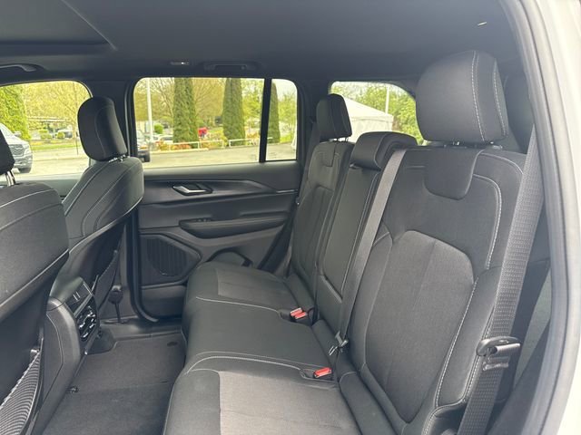 New 2026 Jeep Grand Cherokee Laredo X AWD/4WD image 16