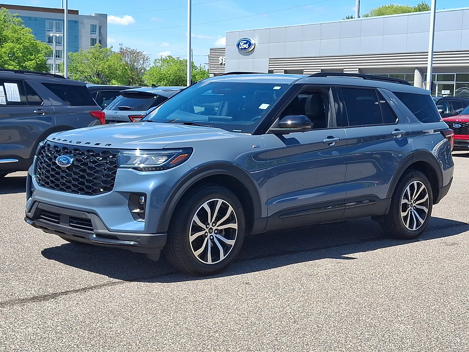 Used 2025 Ford Explorer ST-Line AWD/4WD image 5