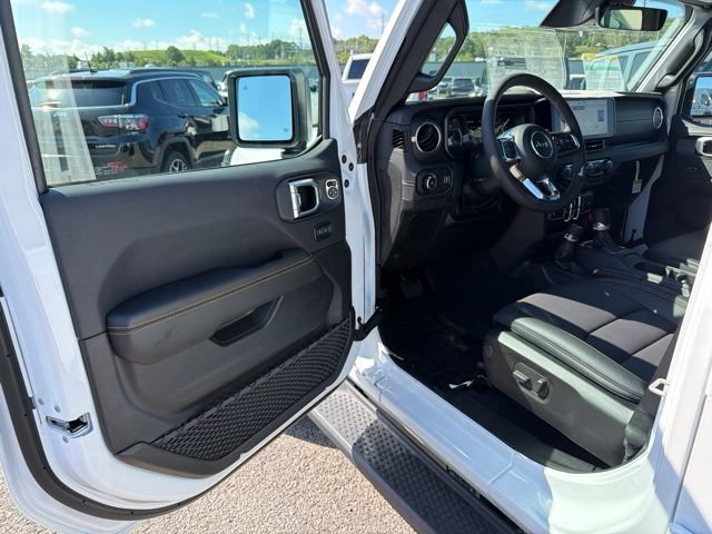 New 2026 Jeep Wrangler Unlimited Sahara AWD/4WD image 11