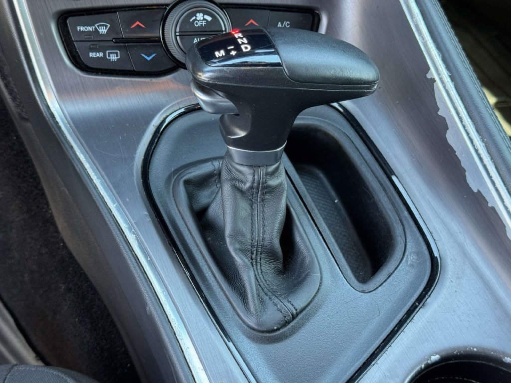 Used 2016 Dodge Challenger SXT RWD image 6