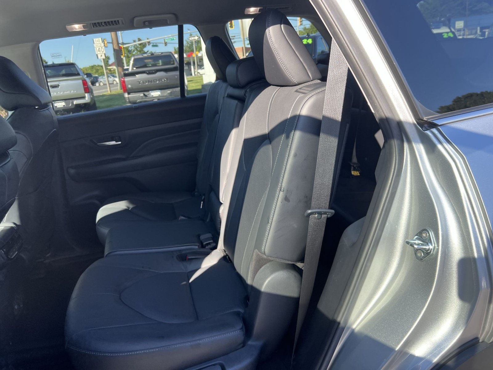 Used 2024 Toyota Grand Highlander AWD image 23