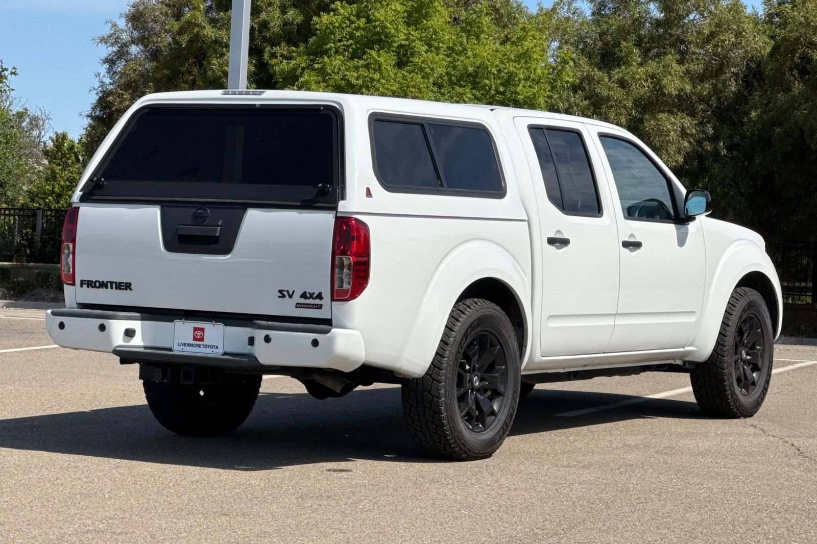 Used 2020 Nissan Frontier SV w/ Midnight Edition Floor Mats AWD/4WD image 4