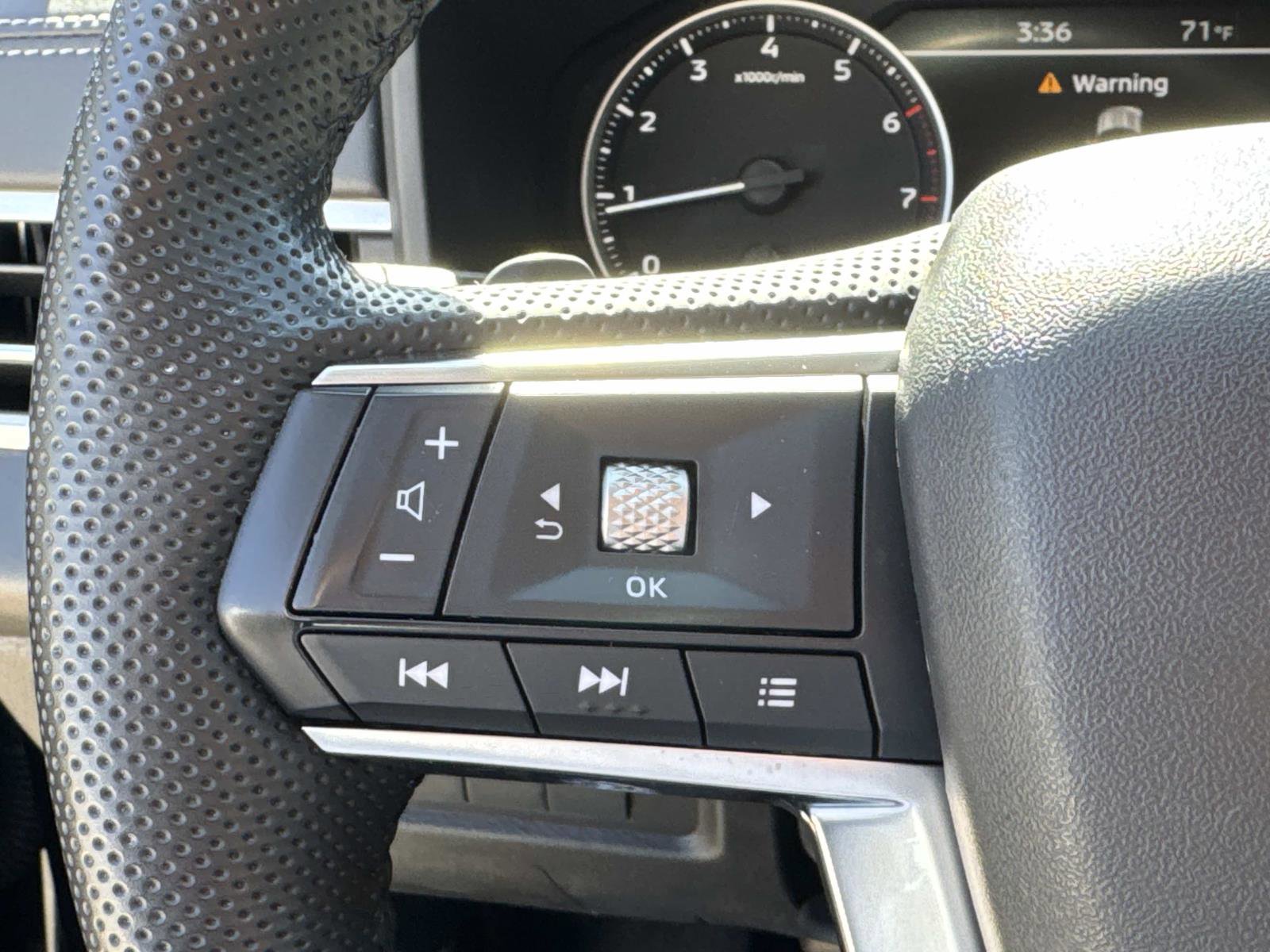 Used 2023 Mitsubishi Outlander SE image 17