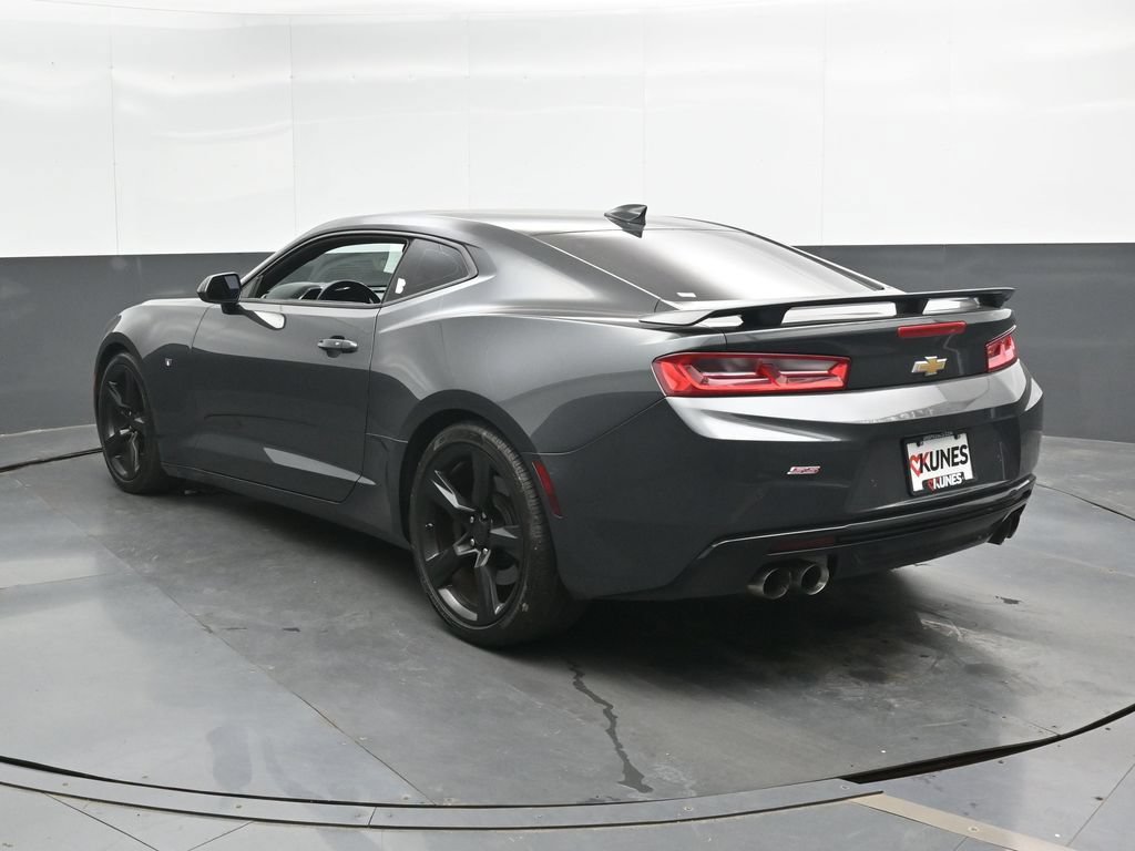 Used 2016 Chevrolet Camaro SS RWD image 10