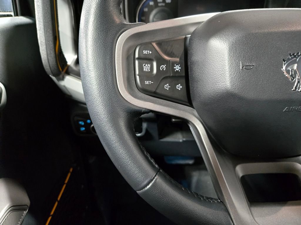 Used 2023 Ford Bronco Badlands image 15