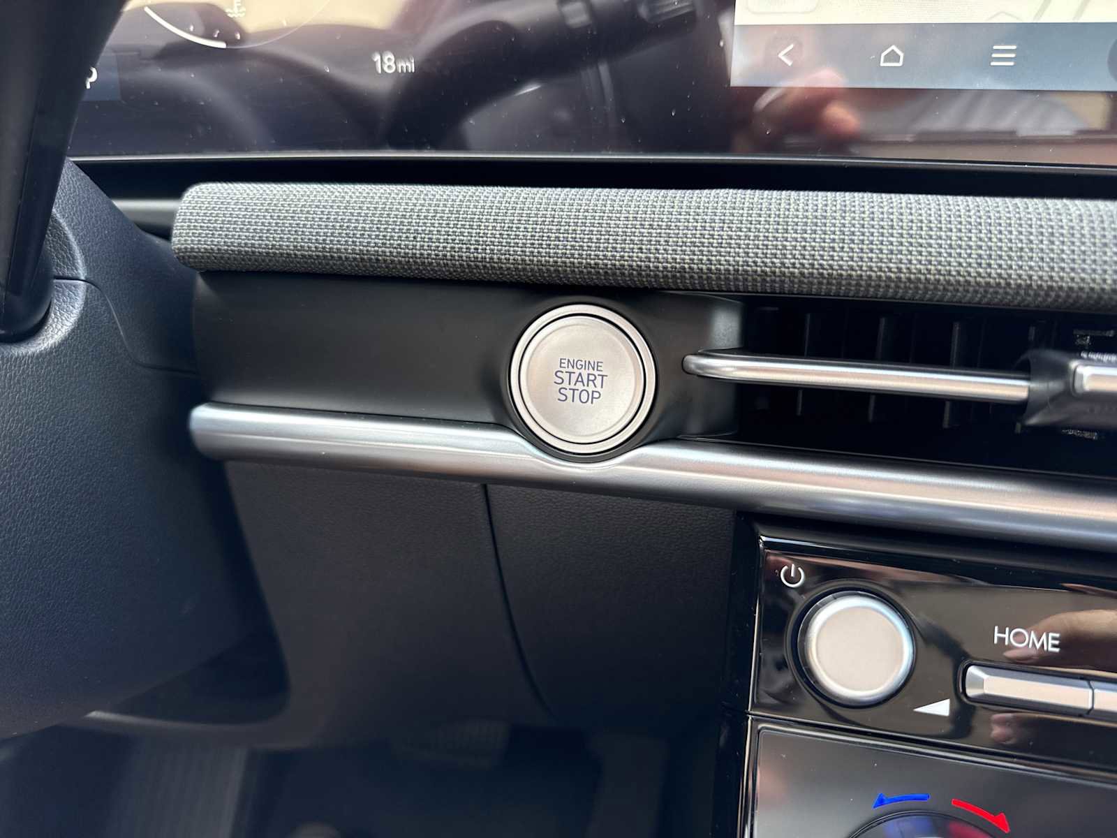 New 2025 Hyundai Santa Cruz Limited image 16