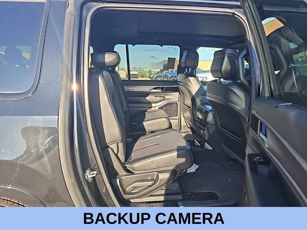 Used 2025 Jeep Wagoneer L Series III w/ Quick Order Package 25C Super AWD/4WD image 7