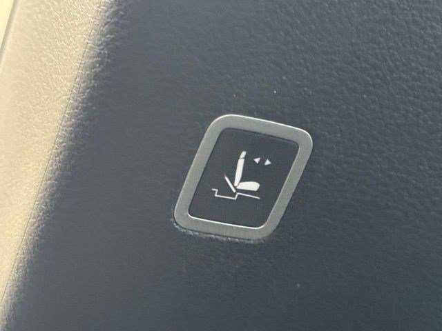 New 2026 Chrysler Pacifica Limited w/ S Appearance Package image 38