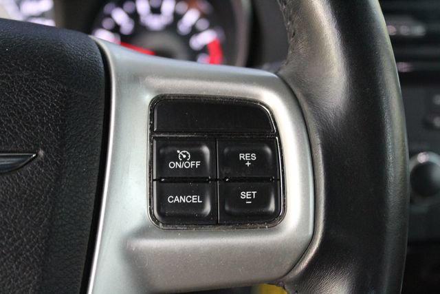 Used 2012 Chrysler 200 Limited FWD image 15