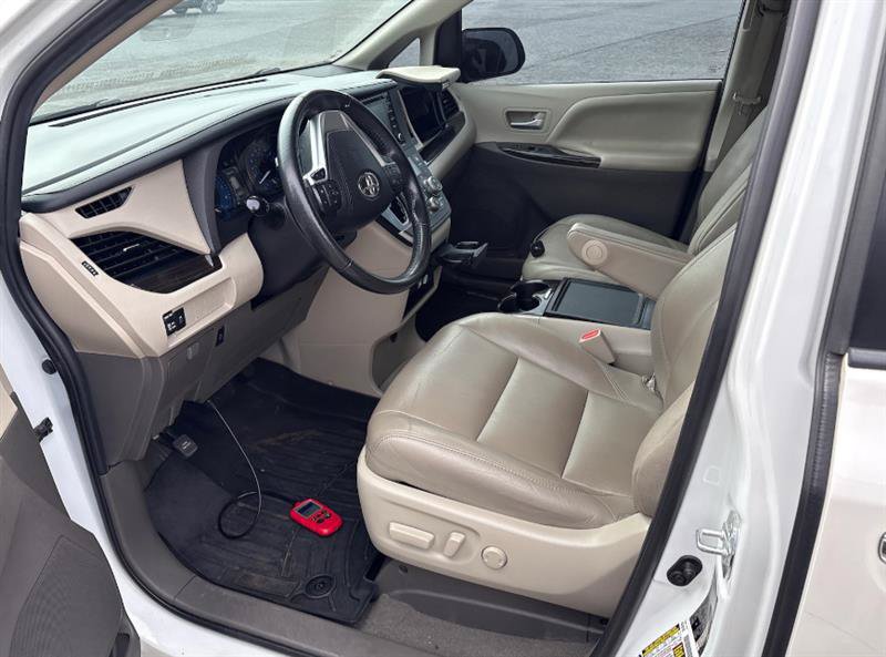 Used 2020 Toyota Sienna XLE AWD/4WD image 5