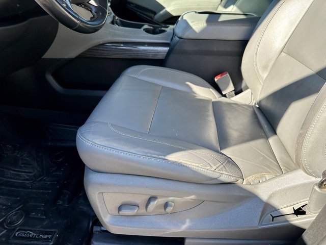 Used 2019 Chevrolet Suburban LT image 15