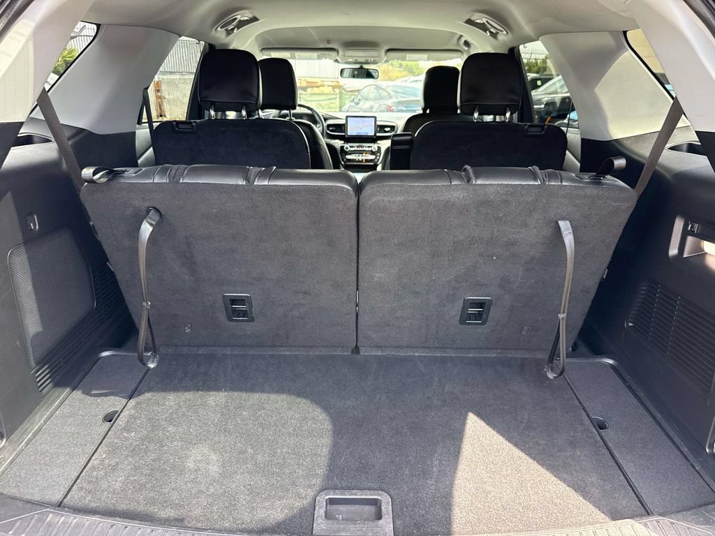 Used 2023 Ford Explorer Limited AWD/4WD image 9