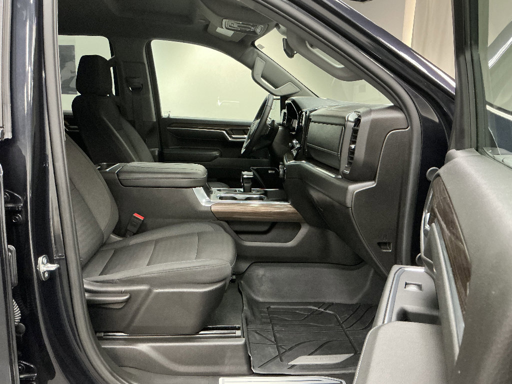 Used 2024 Chevrolet Silverado 1500 RST w/ Convenience Package II AWD/4WD image 33