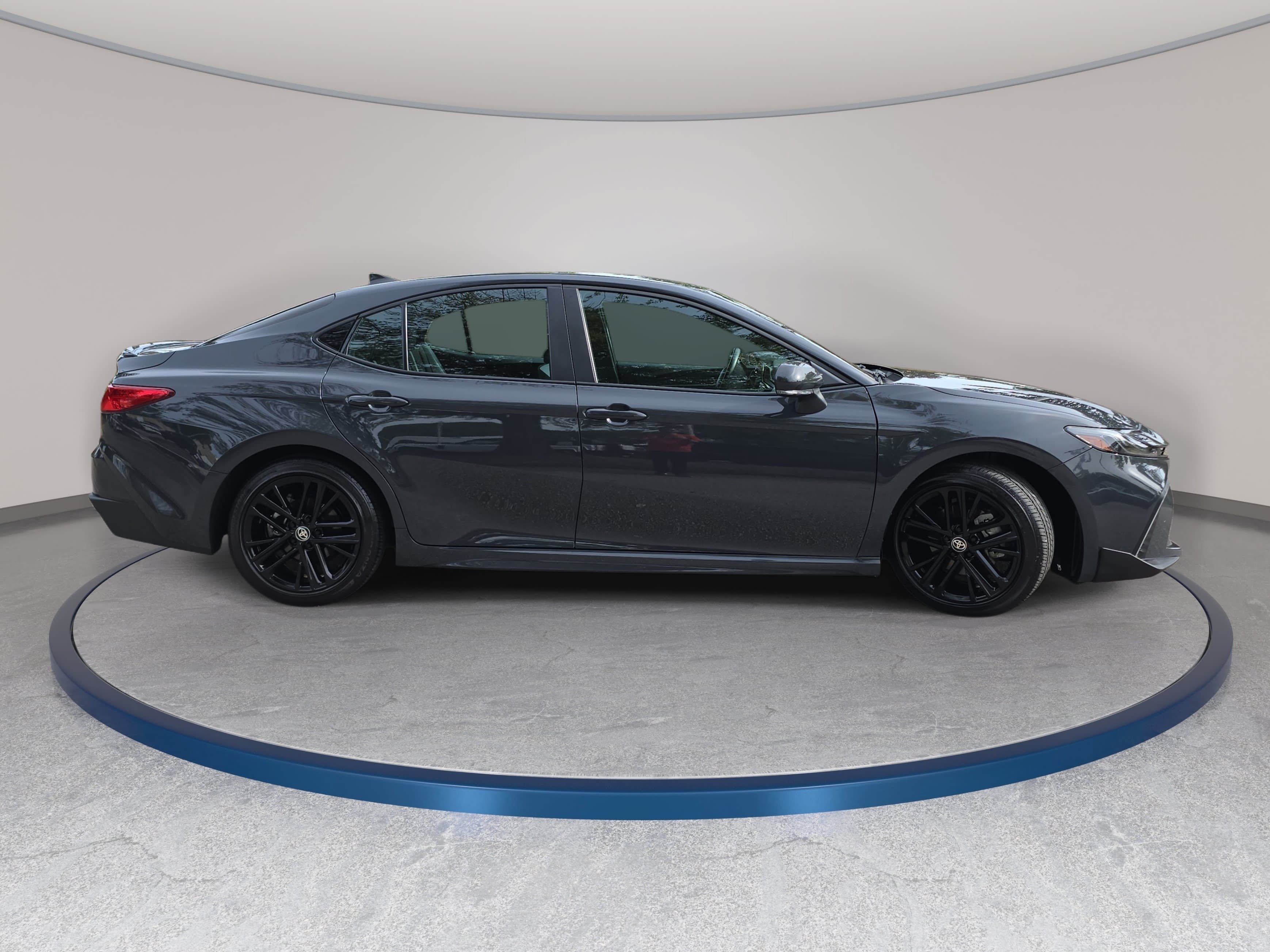 Used 2025 Toyota Camry SE w/ Multimedia Upgrade Package FWD image 4