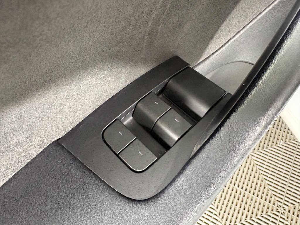 Used 2022 Tesla Model 3 Long Range AWD/4WD image 13