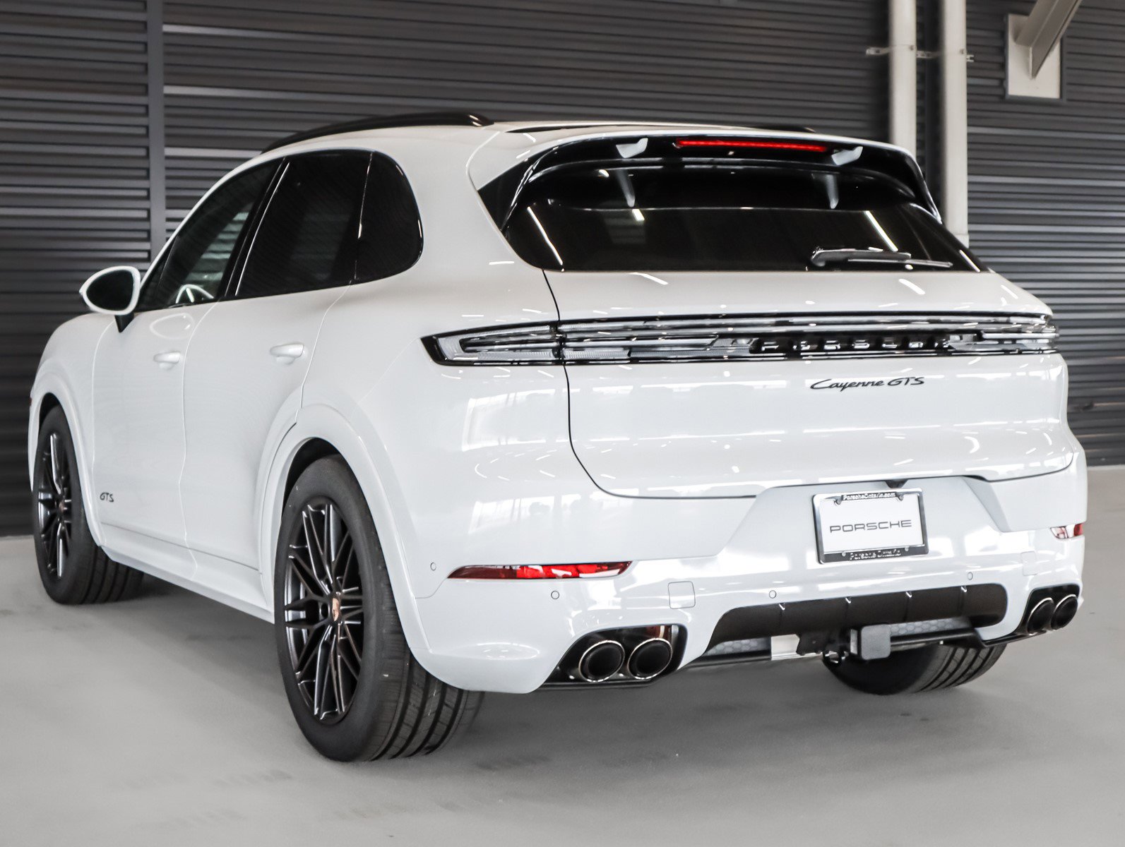 New 2026 Porsche Cayenne GTS image 3