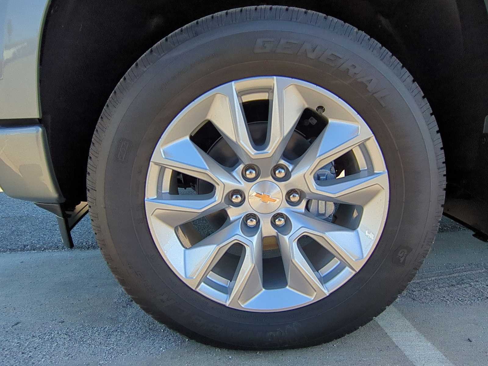 Used 2026 Chevrolet Silverado 1500 Custom AWD/4WD image 27