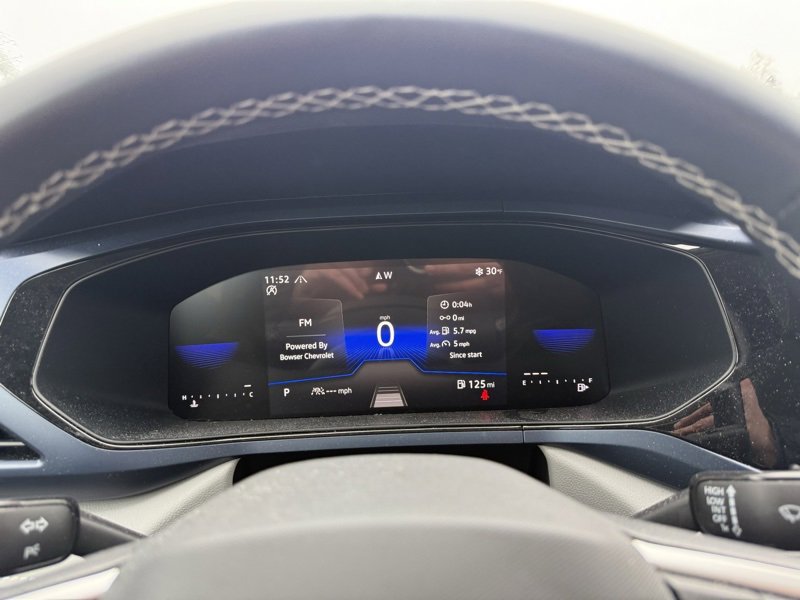 Used 2024 Volkswagen Taos SE image 11